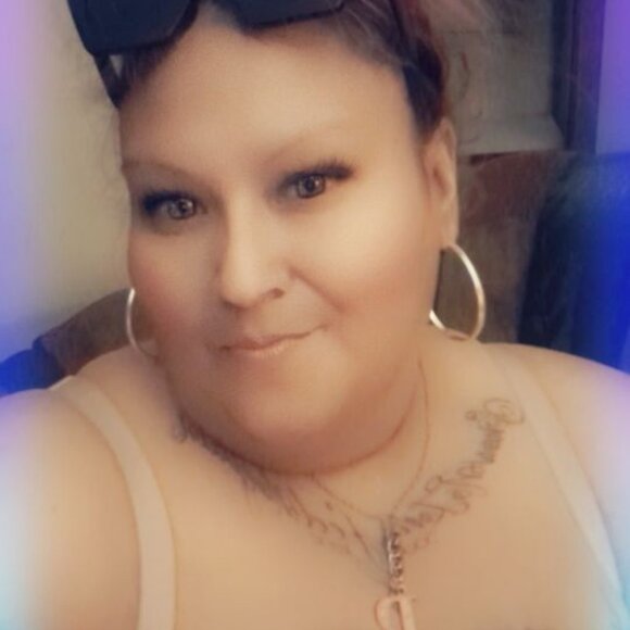 Meet your Posher, Elvida - Picture 3 of 7